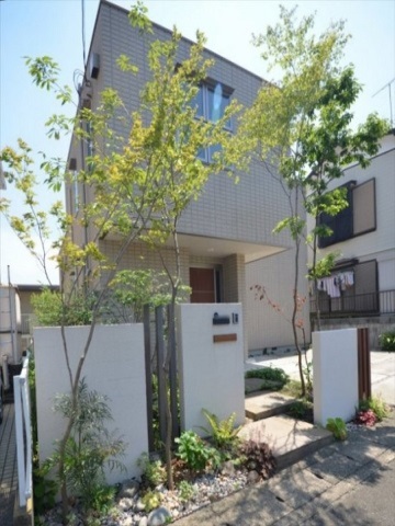 神奈川県伊勢原市　雑木の緑に囲まれた門周りリフォーム・・・ライティングでお店のようになりました。Ｋ様邸