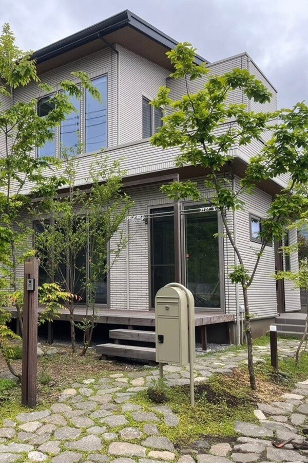 神奈川県秦野市　新築外構 ナチュラル外構でアウトドア派・山好き・自然好きさんも和ます。Ｓ様邸　