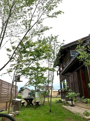 神奈川県高座郡寒川町　アウトドア家族の自然派新築外構・庭。