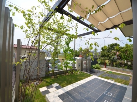 プラスＧと雑木でスタイリッシュガーデンテラス　神奈川県厚木市Ｋ様邸
