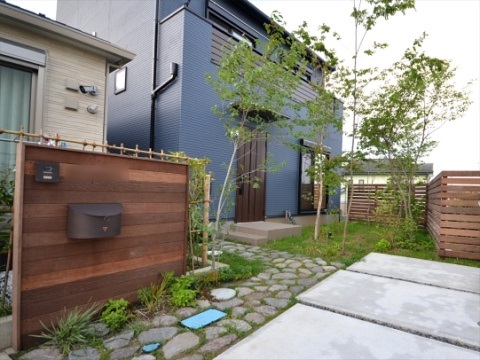 神奈川県伊勢原市　新築外構・庭工事 変形地を活かし自然素材を使って　Ｋ様邸