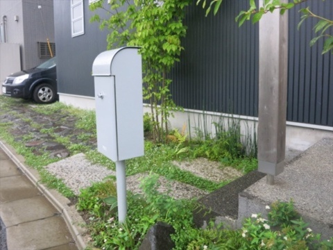 神奈川県厚木市　新築外構 お手入れも頑張ると緑は答えてくれます‐2年後の様子　Ｈ様邸
