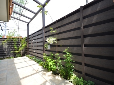 神奈川県厚木市　生垣から目隠しフェンスにリフォーム。Ｙ様邸
