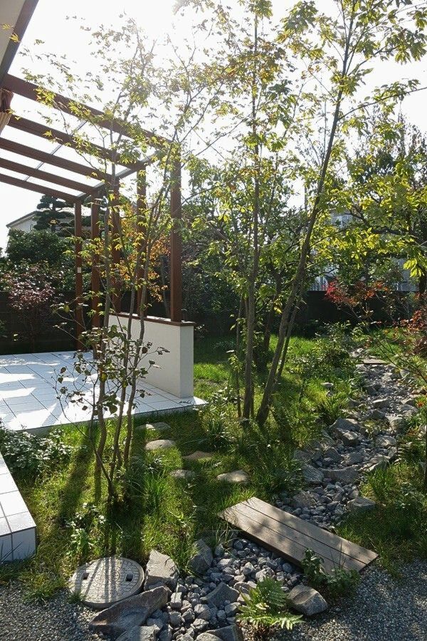 神奈川県相模原市　庭リフォームで１期工事 　和の眺める庭を過ごせる庭に ココマテラスと山採り雑木の庭に ビフォーアフター　Ｏ様邸
