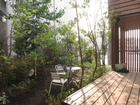 神奈川県相模原市　雑木に囲まれて住宅街の中でも森林浴の毎日　Ｎ様邸
