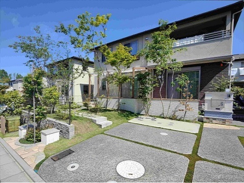 八王子市　雑木に囲まれたテラスのある庭にガーデンリフォーム　Ｉ様邸