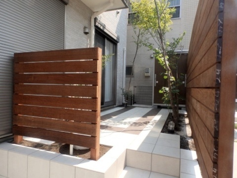 神奈川県平塚市　手付かずのお庭をタイルテラスと雑木で快適空間に・・・ビフォーアフター。Ｋ様邸
