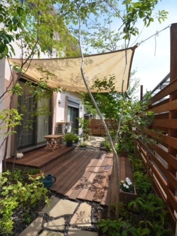 稲城市　真夏の暑いお庭の必需品日除けアイテムのシェード　Ｋ様邸

