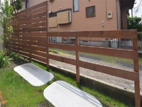 神奈川県厚木市　新築外構 ウッドフェンスをオリジナル施工で必要なところだけ目隠し　Ｗ様邸