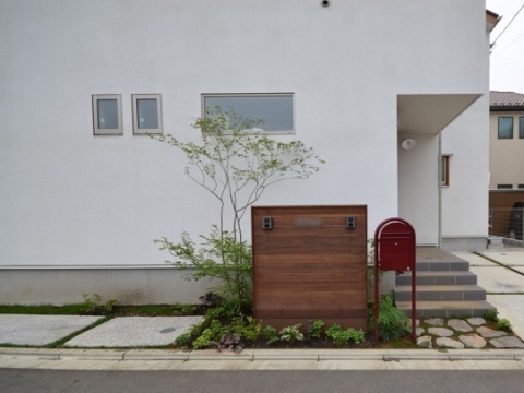 神奈川県相模原市　新築外構 ２世帯住宅 自然素材を使ったシンプルナチュラルデザイン。Ｉ様邸