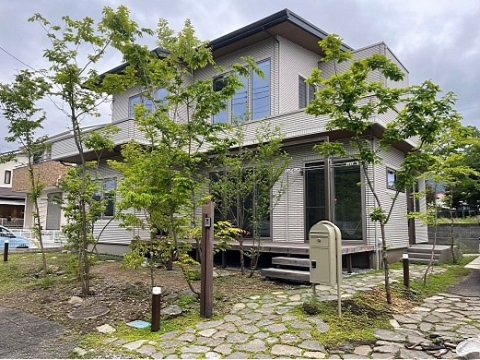 神奈川県秦野市　新築外構 ナチュラル外構でアウトドア派・山好き・自然好きさんも和ます。Ｓ様邸　