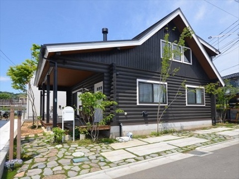 神奈川県中郡　新築外構 ログハウスの自然素材を使ったナチュラルな外周り工事　
