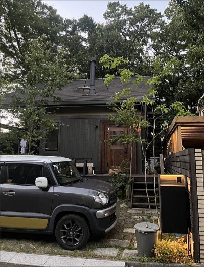 三鷹市　新築外構 借景を庭に取り込み雑木林に囲まれた暮らしを…その後の様子。Ｔ様邸