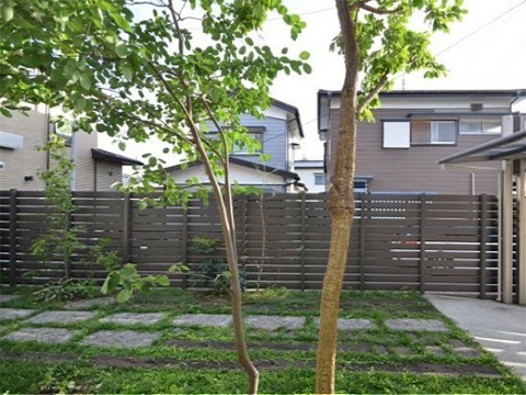 神奈川県相模原市　臨時駐車場にもなるテラスの庭　M様邸