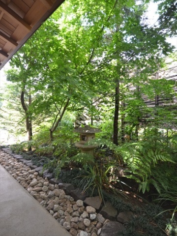 神奈川県愛甲郡　新築外構 三和土風洗い出しと雨落ち工事～2期庭工事　
