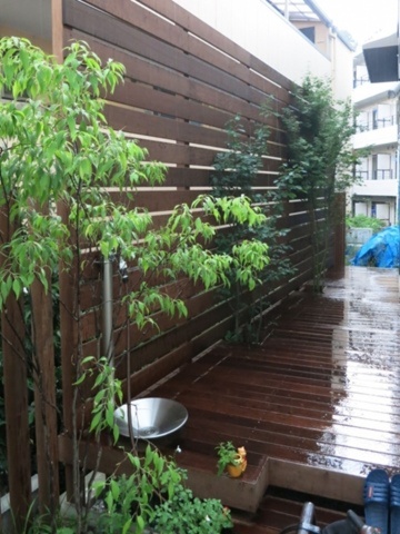 神奈川県川崎市　新築外構 生活動線の良いおウチの中が広がるウッドデッキ　Ｓ様邸
