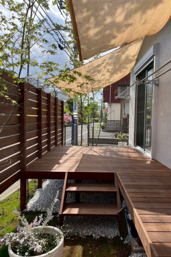 神奈川県大和市　平屋の新築外構 ウッドデッキに木陰をつくりで庭を楽しむ　Ｔ様邸