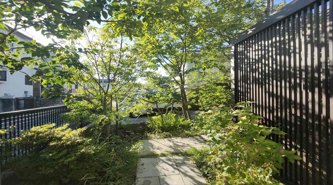 景色工房サフランの庭づくり